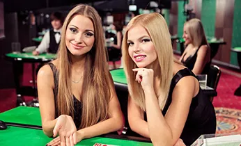 Hình ảnh đội ngũ chuyên gia của 9bet khuyến mãi đang làm việc